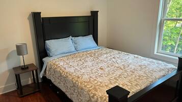 3 bedrooms, iron/ironing board, travel crib, free WiFi