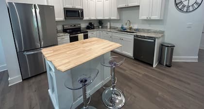 NEW - 3 Bedroom with Thoroughbred Farm & Lake View