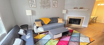 Fully Renovated 2 bdrm/2.5ba near UNC & Weaver St!