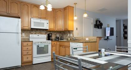 Fully Renovated 2 bdrm/2.5ba near UNC & Weaver St!