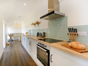 Dishwasher, cookware/dishes/utensils