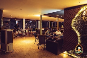 Bar (on property) - Regency Hotel (Giza)