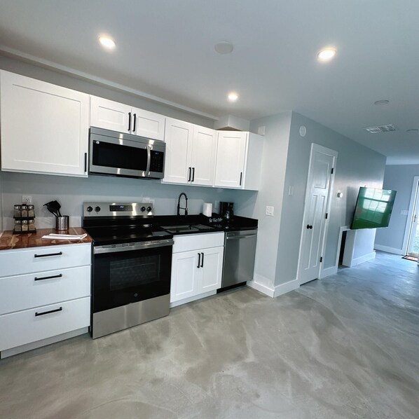 Fridge, microwave, oven, stovetop - Stylish & Spacious ★ Pets OK ★ Monthly Townhome (Carrboro)