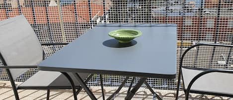 تناول الطعام بالخارج