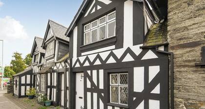 Bwthyn Llys (Machynlleth Old Court House)