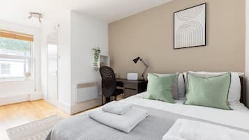 Iron/ironing board, free WiFi, bed sheets