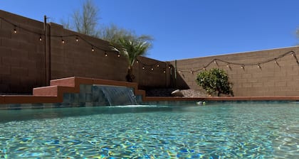 5 Star~Heated Pool~SpaHotTub~New furniture~EVplug~Relaxing Oasis Desert Retreat!