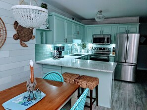 Fridge, microwave, oven, dishwasher - Sea Cloisters 103A (North Myrtle Beach)