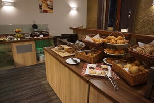 Desayuno buffet incluido todos los días 