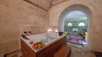 Elite-Suite | Eigener Whirlpool