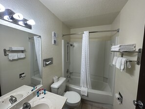 Economy Single Room, 1 King Bed, Non Smoking | Bathroom