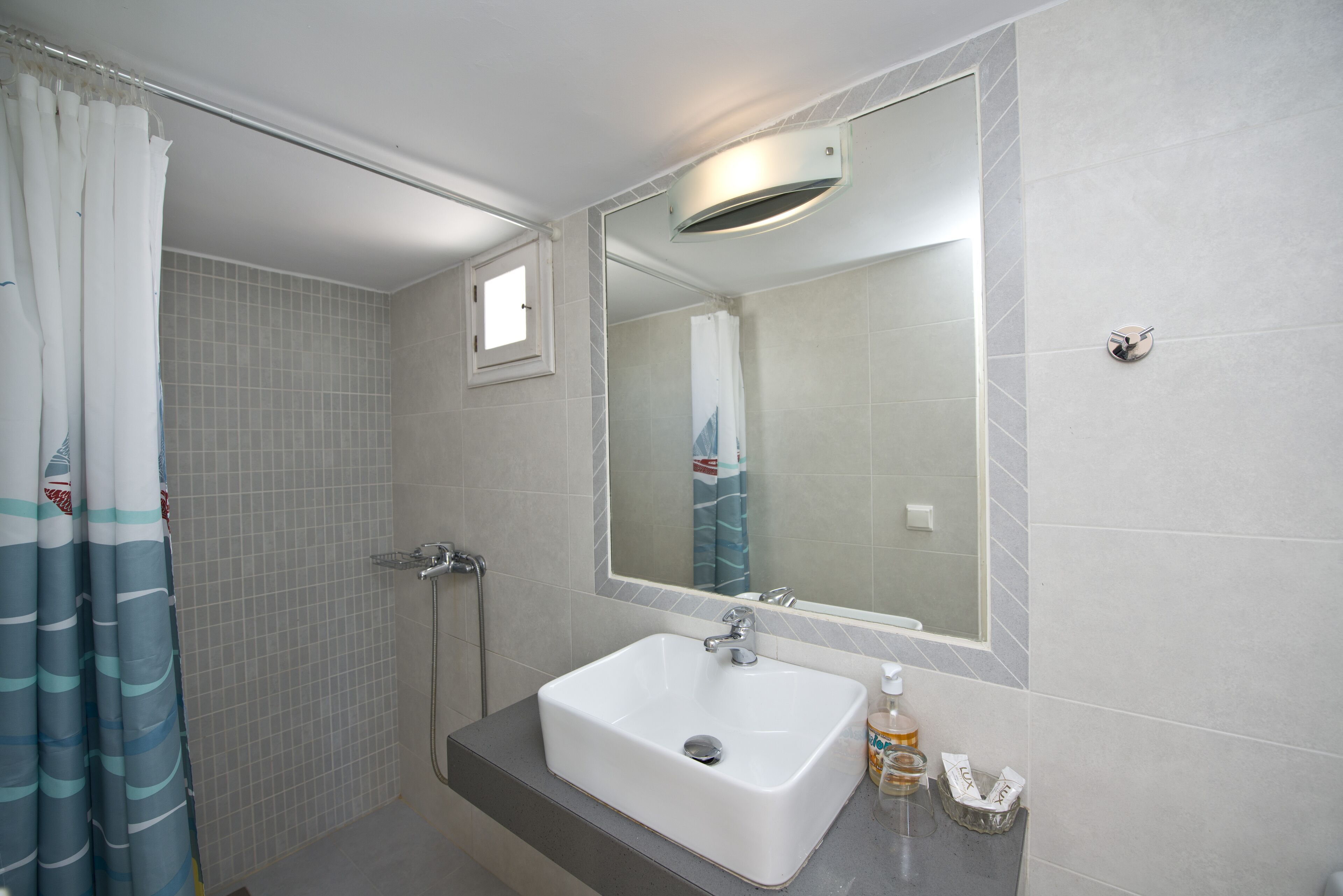 Photo - Karboni Hotel