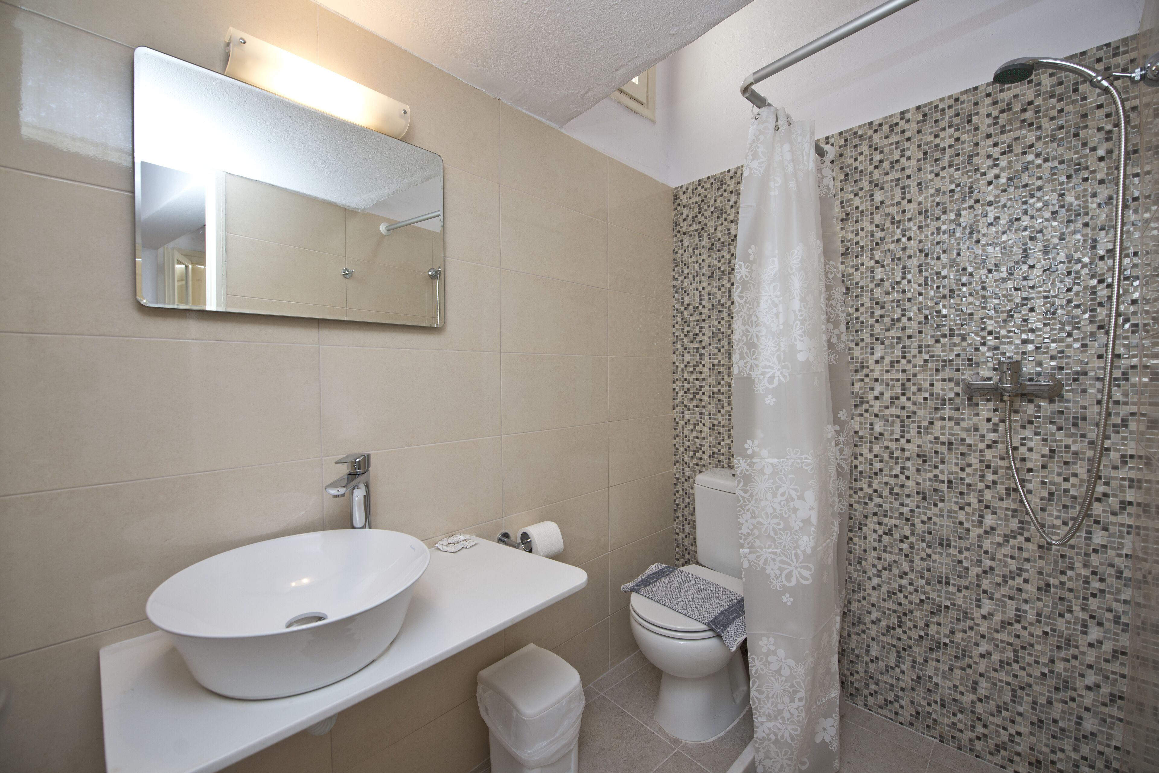 Photo - Karboni Hotel