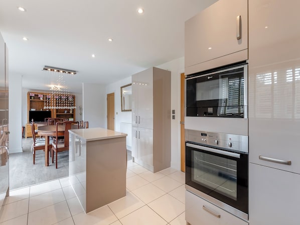 食器洗い機、ハイチェア