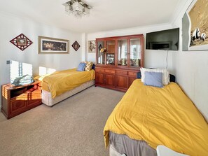7 bedrooms, free WiFi, bed sheets