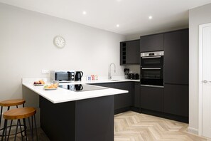 Private kitchen - 2 Bedroom Apartment with Sun Terrace (Shrewsbury)
