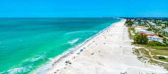 Absolute Paradise Ami-private Beach Access-water Views From Every Window-heated Pool- Walk To 14 Restaurants