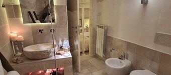 Le Luminarie Sassi - house in the rock in the heart of the Sassi of Matera