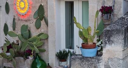 Le Luminarie Sassi - house in the rock in the heart of the Sassi of Matera