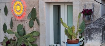 Le Luminarie Sassi - house in the rock in the heart of the Sassi of Matera