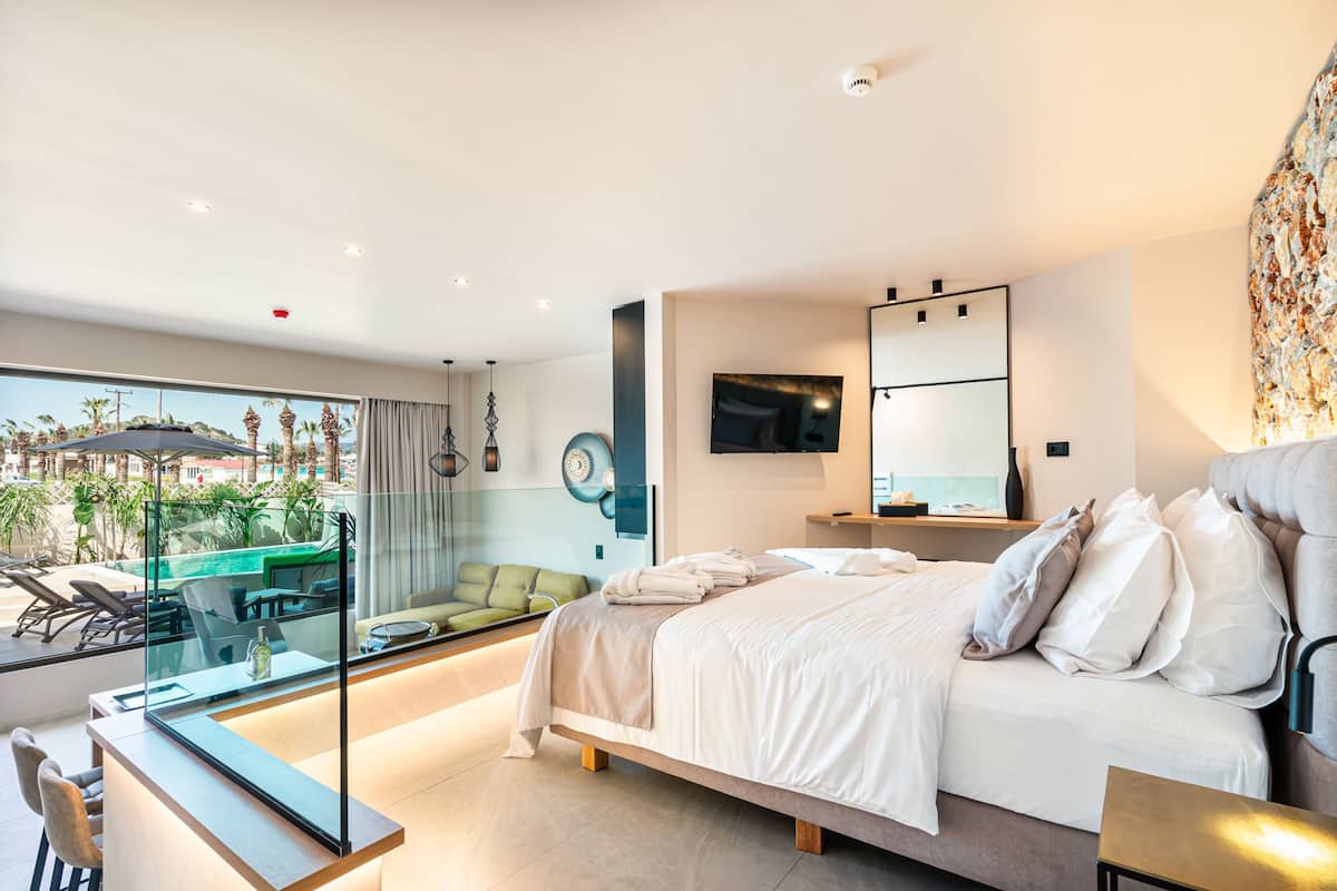 Suite Deluxe, alberca privada | 1 habitación, ropa de cama de alta calidad y camas con pillow-top