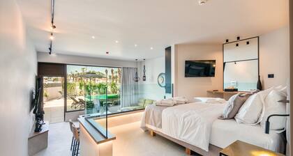 Pathos SeaSide Suites