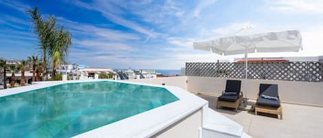 Deluxe Suite, Jetted Tub | Balcony view