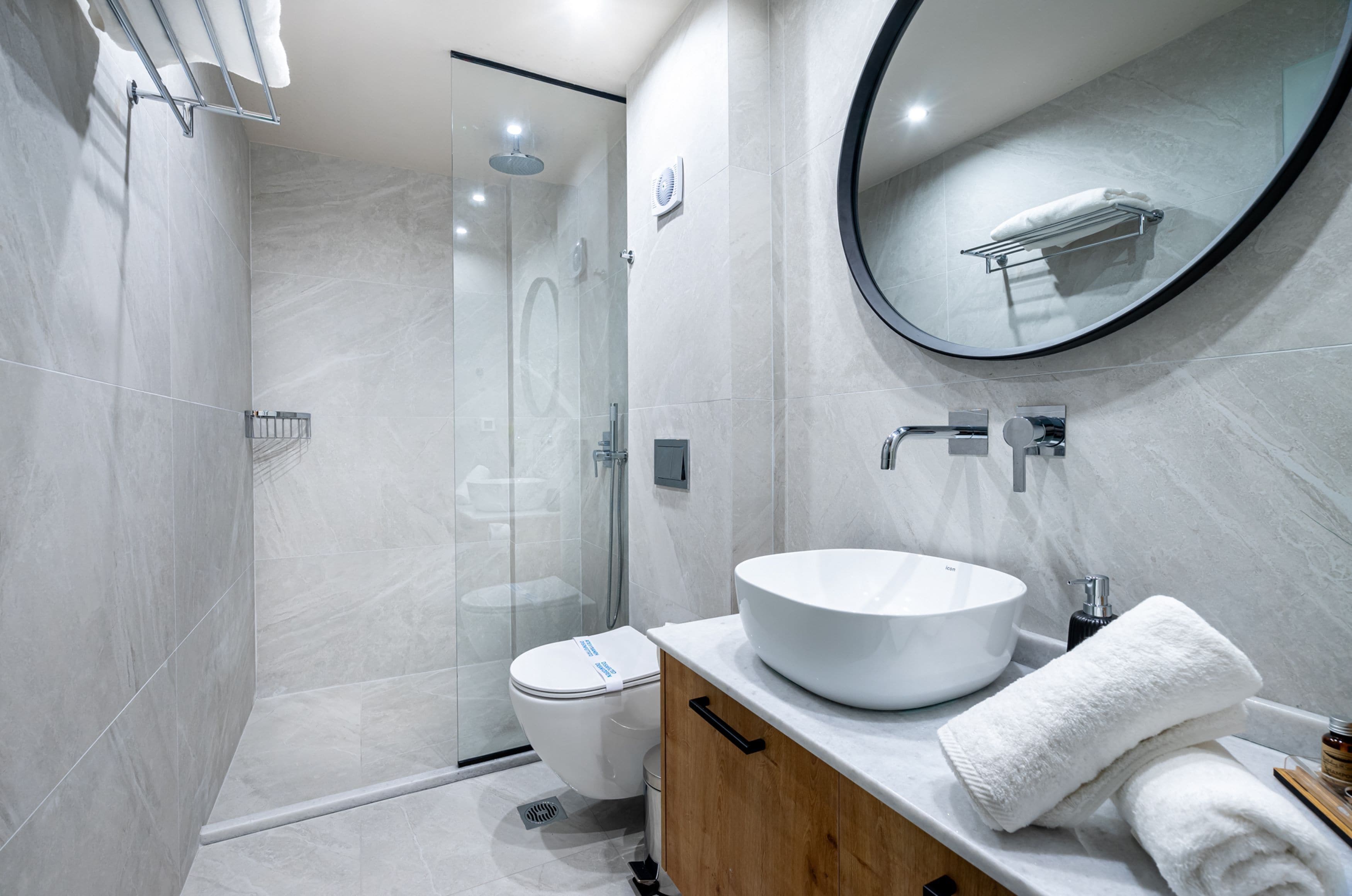 Deluxe Suite, Private Pool | Bathroom | Shower, hydromassage showerhead, hair dryer, bathrobes