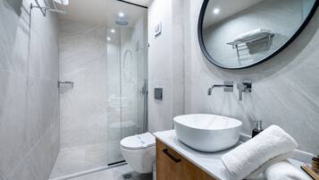 Deluxe Suite, Private Pool | Bathroom | Shower, hydromassage showerhead, hair dryer, bathrobes