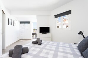 1 bedroom, iron/ironing board, WiFi, bed sheets - Home2Book Beach & Nightlife Las Américas, Terrace (Playa de la Américas)