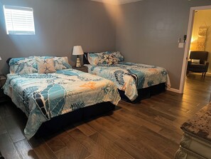 6 bedrooms, free WiFi, bed sheets