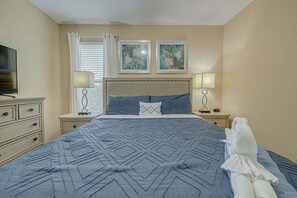6 bedrooms, iron/ironing board, free WiFi, bed sheets