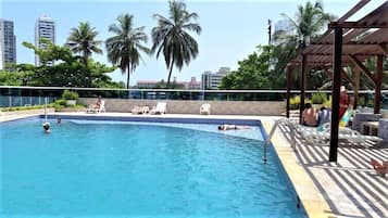 2 piscinas al aire libre