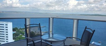 Apto VISTA AL MAR piso 16 PLAYA CERCA