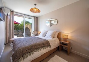 1 bedroom, iron/ironing board, free WiFi, bed sheets