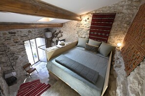 3 bedrooms, iron/ironing board, travel crib, free WiFi