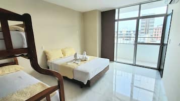 Deluxe-Apartment, 1 Schlafzimmer | 1 Schlafzimmer, individuell dekoriert, Bügeleisen/Bügelbrett