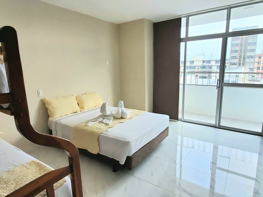 Appartement Affaires | 1 chambre, décoration personnalisée, fer et planche à repasser