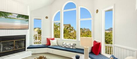 Fernseher, Kamin, DVD-Player, Tischtennisplatte