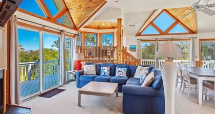 Shore Pleasure: Sun Deck, Jacuzzi & Ocean Views