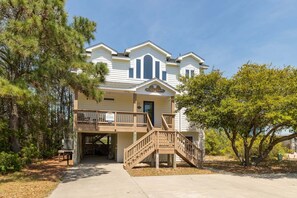 Exterior - It's 5 O'Clock Somewhere – Beach,  Pool & Hot Tub (Corolla)