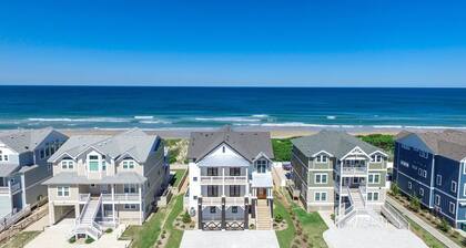 Salted Rim Retreat*LUXURY*9 Ensuites*Pool*Elevator