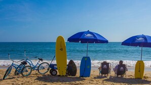 Una playa cerca