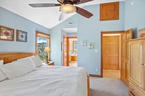 6 bedrooms, free WiFi, bed sheets