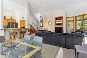 Interior - 3010 Sea Witch *5 bedroom *Private Pool *Hot Tub (Southern Shores)