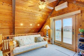 TV, DVD player, books - Blessed by the Sea: Semi-Oceanfront, Pool, Hot Tub (Southern Shores)