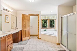 Ensemble douche/baignoire, baignoire à jets, serviettes fournies