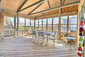 Dining - 3055 Blessed By the Sea * 2 Min Walk to Beach (Southern Shores)