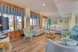 TV, video games, DVD player, table tennis - 3055 Blessed By the Sea * 2 Min Walk to Beach (Southern Shores)