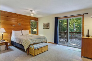 3 Schlafzimmer, Schreibtisch, Bügeleisen/Bügelbrett, kostenloses WLAN